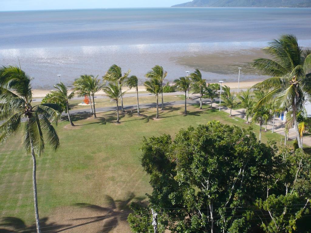 Coral Towers Holiday Suites Cairns Exterior foto